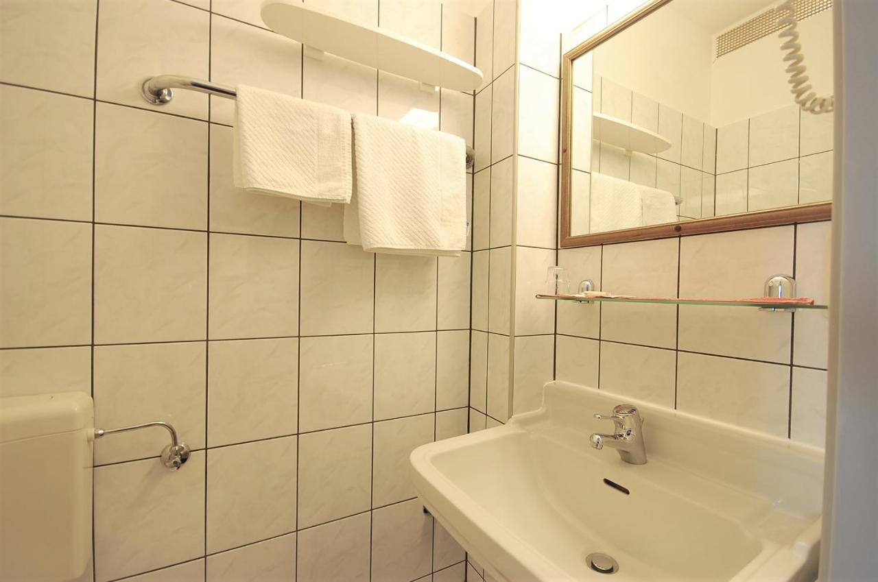Hotel Haus Isenburg Ной Изенбург Екстериор снимка