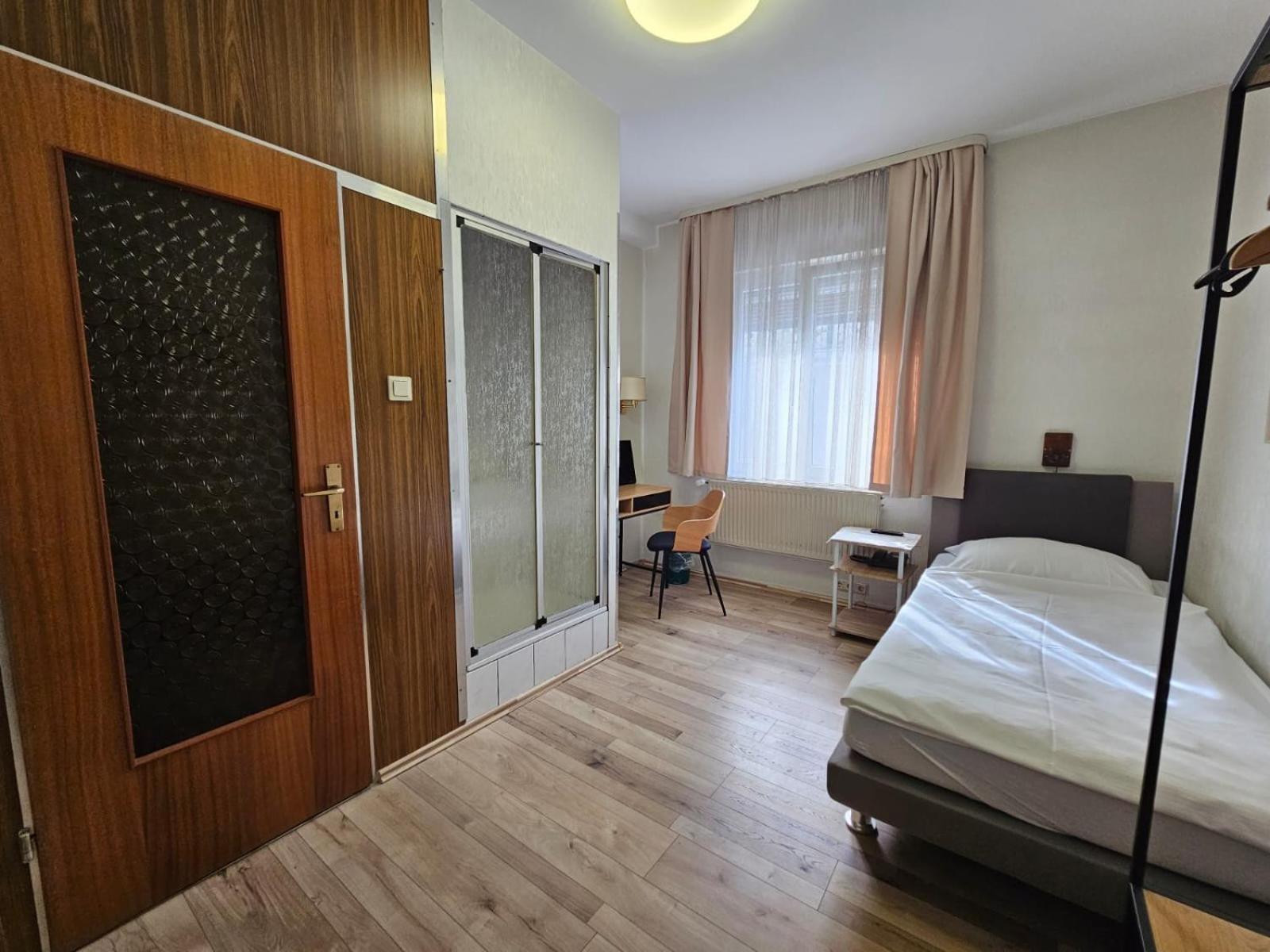 Hotel Haus Isenburg Ной Изенбург Екстериор снимка