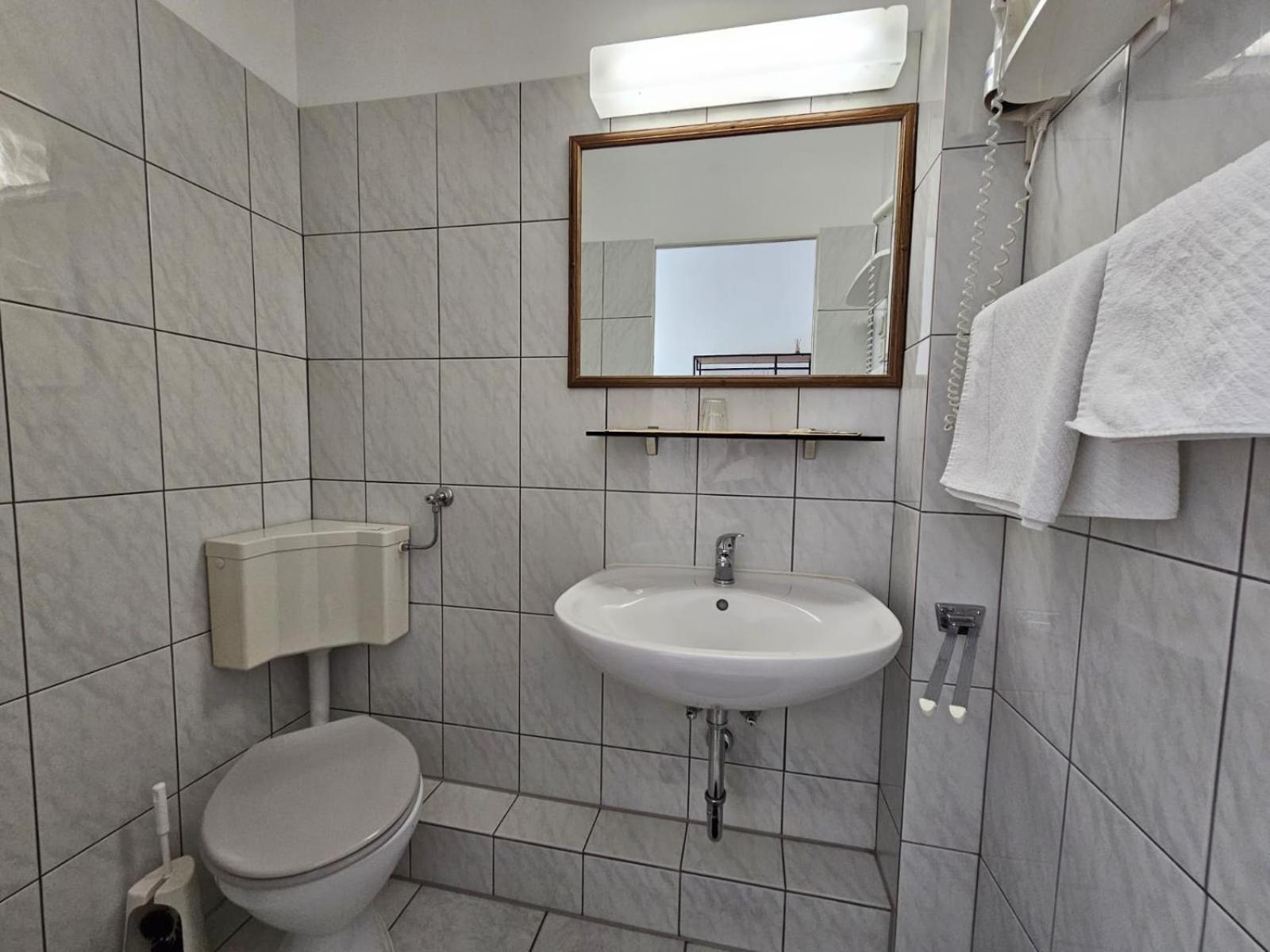 Hotel Haus Isenburg Ной Изенбург Екстериор снимка