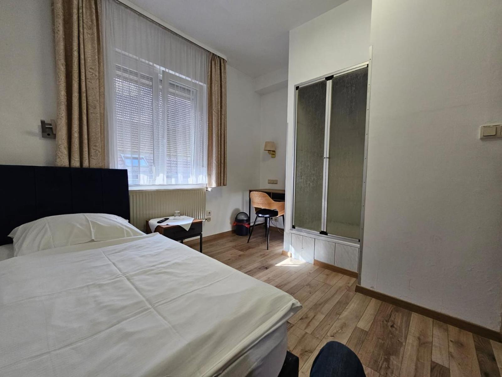 Hotel Haus Isenburg Ной Изенбург Екстериор снимка